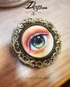 'Lover Eye' : Resin-cured cameo brooch